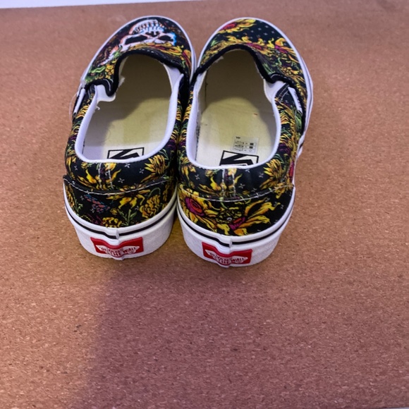 Vans - Picture 3 of 4